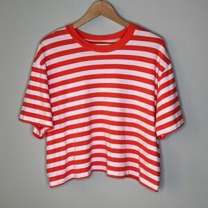 GAP Red and White Striped Crop Crewneck T-Shirt in Large